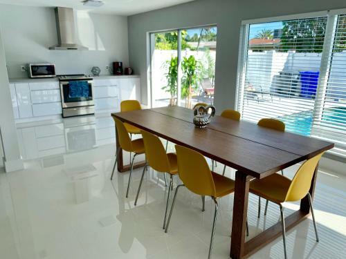 Aqua Vista Heated Pool Vacation Home Beach Within 6 Minutes