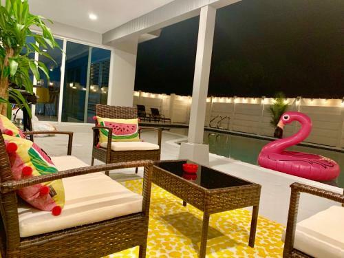 Aqua Vista Heated Pool Vacation Home Beach Within 6 Minutes