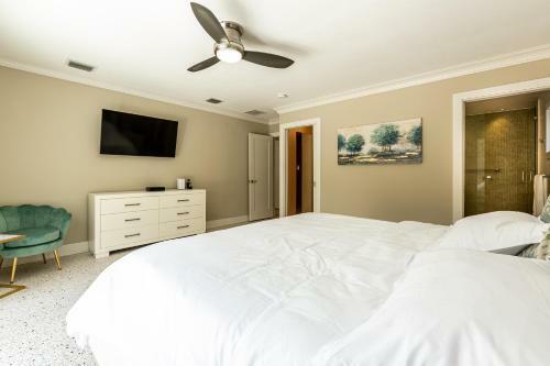 Lovelee Villa: Luxury Hollywood 4 Bedroom W/pool