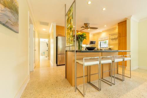 Lovelee Villa: Luxury Hollywood 4 Bedroom W/pool