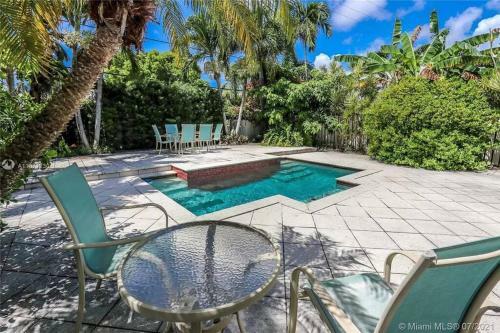 Lovelee Villa: Luxury Hollywood 4 Bedroom W/pool