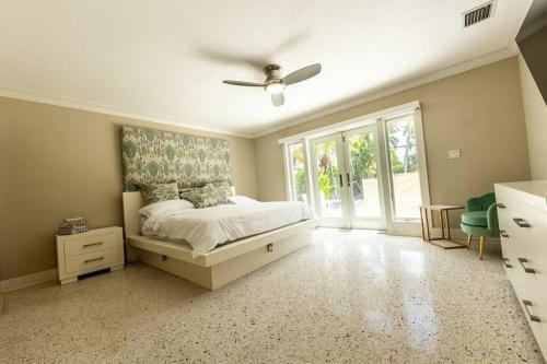 Lovelee Villa: Luxury Hollywood 4 Bedroom W/pool