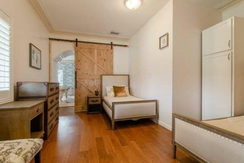 Villa Casa Playa: Lux 6br Waterfront-5 Min Walk To Beach
