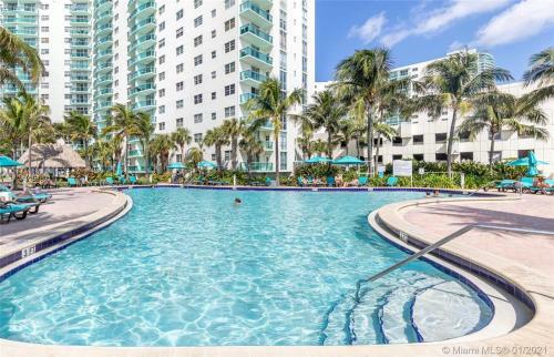 Dream Vacation Apartment Right On The Beach