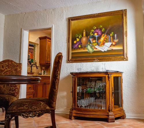 Charming Historical Paradise Home Close To Beach
