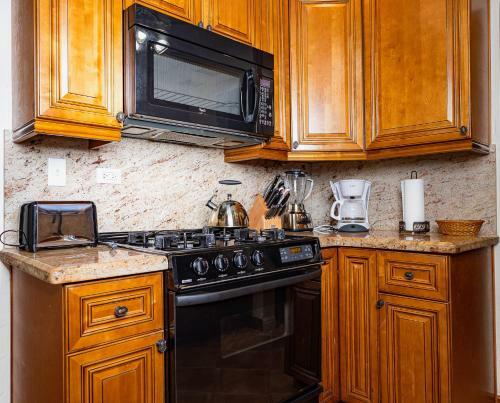 Charming Historical Paradise Home Close To Beach