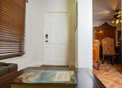 Charming Historical Paradise Home Close To Beach