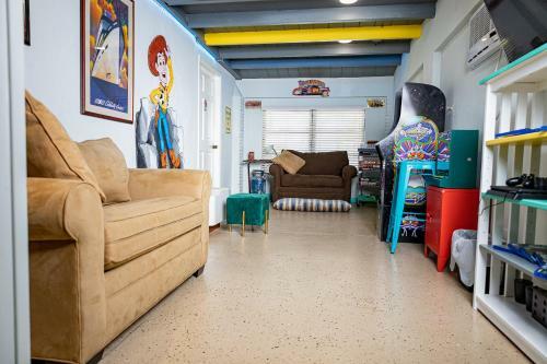 Charming Historical Paradise Home Close To Beach