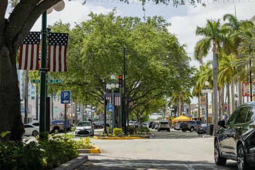 Charming Historical Paradise Home Close To Beach