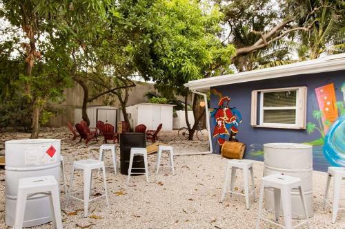 Artsy Studio In Hollywood, Fl