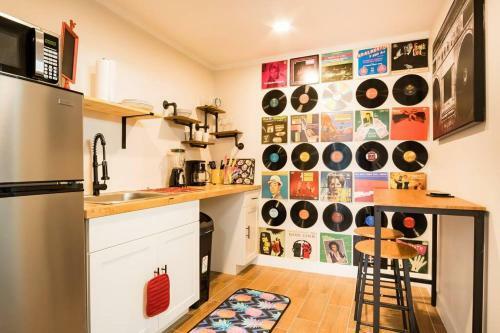 Artsy Studio In Hollywood, Fl