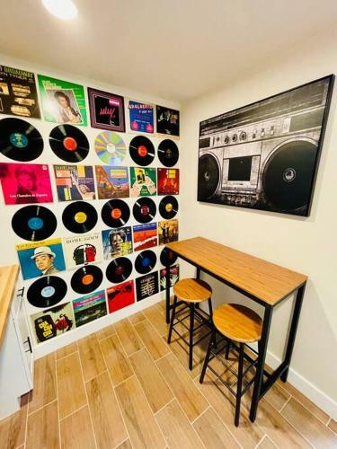 Artsy Studio In Hollywood, Fl