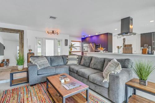 New Gorgeous Modern Hollywood Waterfront Home With Private Pool & Dock Home