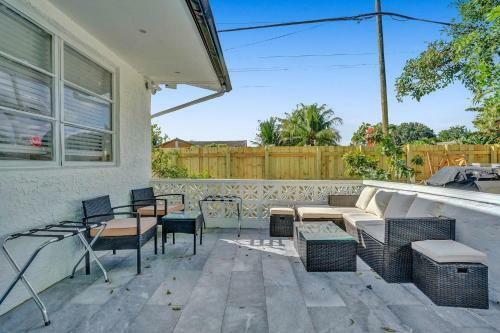 7 Min From Beach Cozy Hollywood Getaway