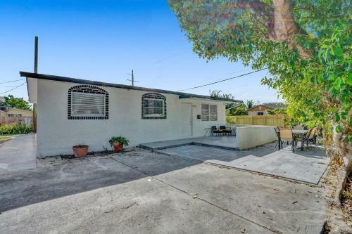 7 Min From Beach Cozy Hollywood Getaway