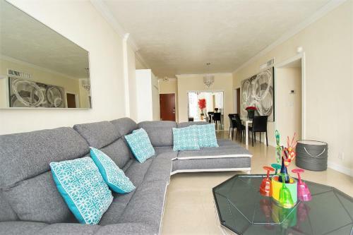 Apartamento Beach Penthouse W/king Bed