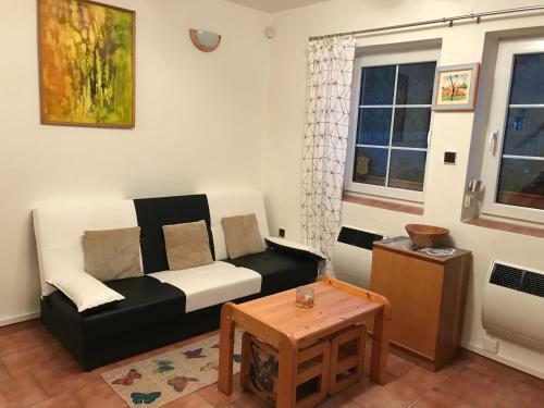 Tane?ek - Mal� Apartm�n U Rodinn�ho Domu