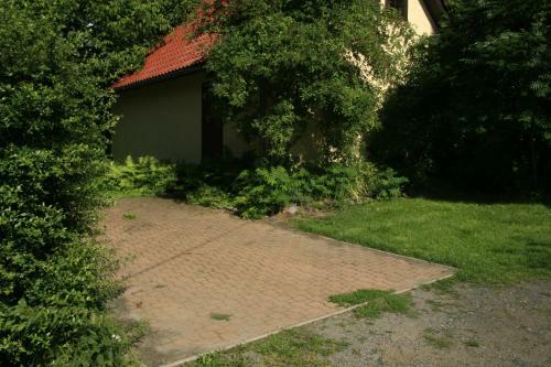 Tane?ek - Mal� Apartm�n U Rodinn�ho Domu