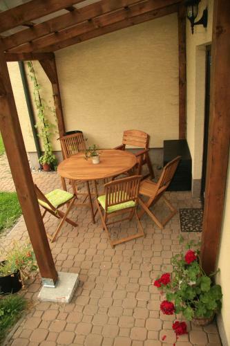 Tane?ek - Mal� Apartm�n U Rodinn�ho Domu