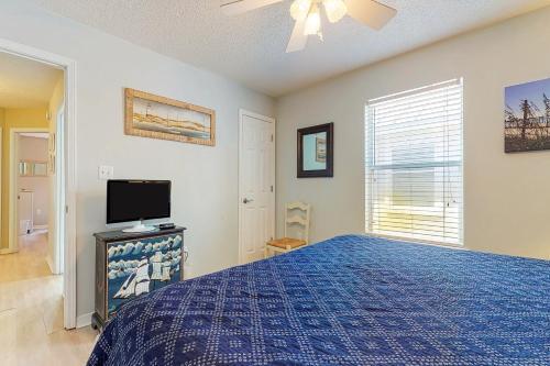 5 Bed 2 Bath Vacation Home In Destin