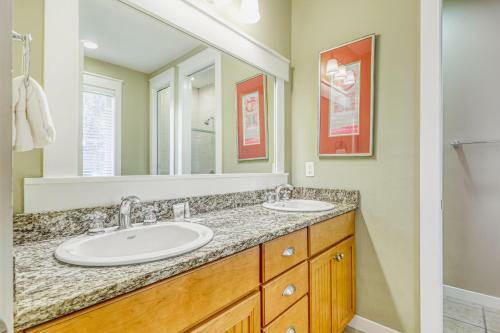 Sandestin: Laurel Way