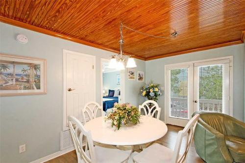 Cozy Beach House