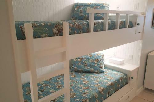Apartamento Pelican Beach Resort Rentals