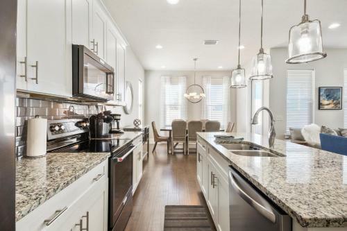 New Luxury Home! New Private Pool! Gated Community!
