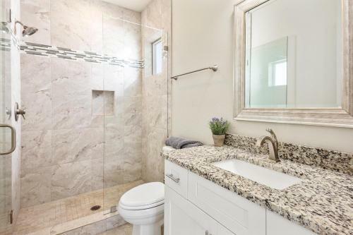New Luxury Home! New Private Pool! Gated Community!
