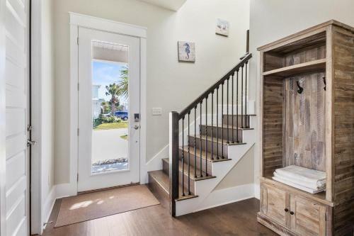 New Luxury Home! New Private Pool! Gated Community!