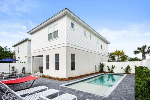 New Luxury Home! New Private Pool! Gated Community!