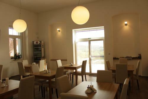 Hostal Penzion Na Zlat� Cest?