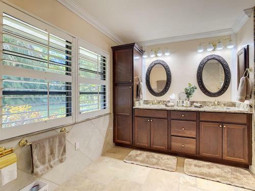 Villa Entire House* Luxurious Home,heated Pool*