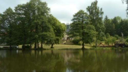 Meyana Lake Manor