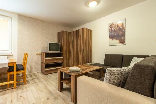 Hostal Restaurace Penzion Pod ?um�rn�kem