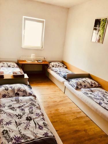 Hostal Restaurace Penzion Pod ?um�rn�kem