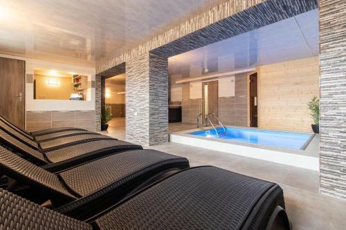Hostal Restaurace Penzion Pod ?um�rn�kem