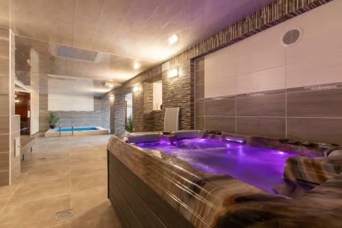 Hostal Restaurace Penzion Pod ?um�rn�kem