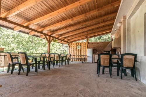 Hostal Restaurace Penzion Pod ?um�rn�kem