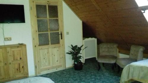 Apartm�ny Na Hl�n?