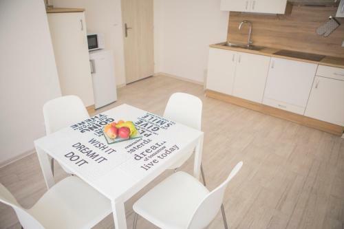 Apartamento Penzion U Parku T?ebo?