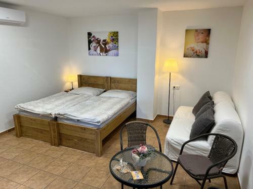Apartm�ny Vina?stv� Zdenek Polach