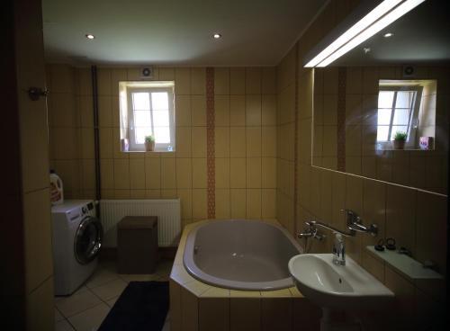 Villa Sportpension Ostrome?