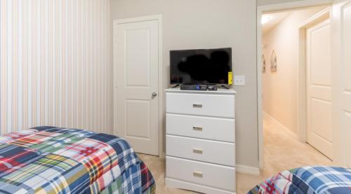 Compass Bay 5113 - Four Bedroom Home