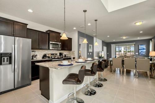 Windsor At Westside Mallory Disney Home