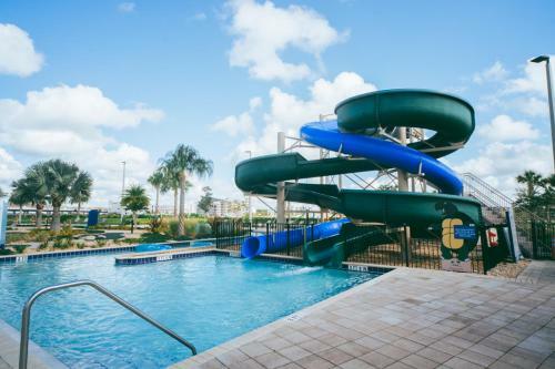 Luxury Thownhouse With Private Pool
