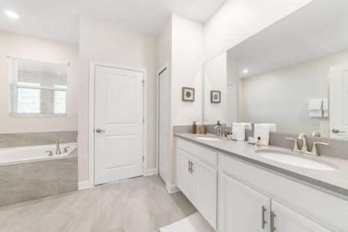 Magnificent Home With Game Room And Private Pool Near Disney