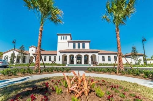 Exquisitely Prestige Large Home With Private Pool