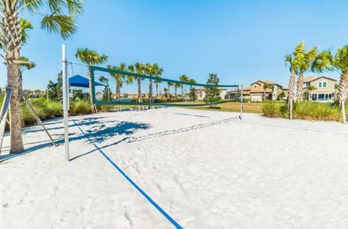 Exquisitely Prestige Large Home With Private Pool