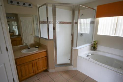 86173 5- Bdrm's*lake View*s Facing Pool*water View